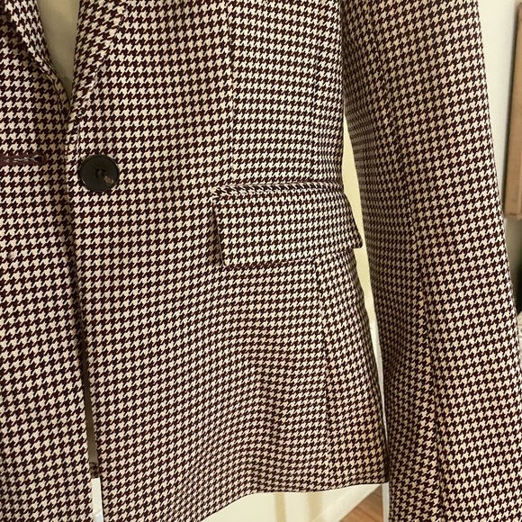 Blazer - Picture 3 of 5